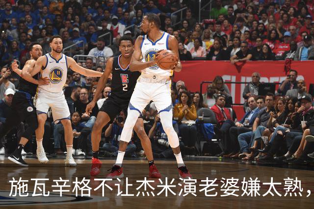 施瓦辛格不让杰米演老婆嫌太熟，卡梅隆硬留，一摔摔出4亿票房和金球奖