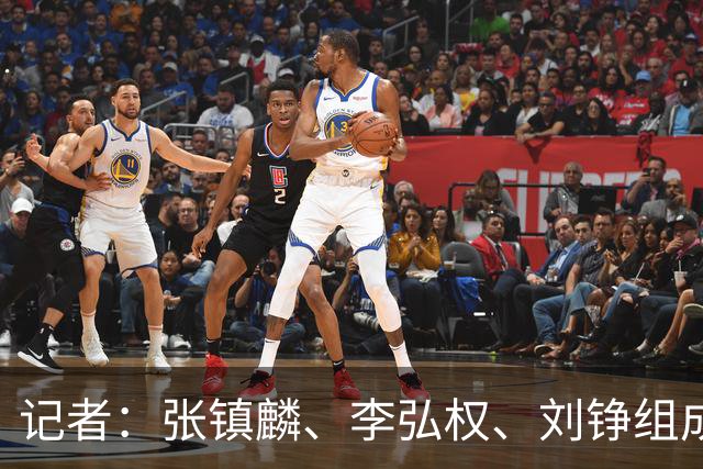 记者：张镇麟、李弘权、刘铮组成的锋线是上海男篮力争卫冕的底气